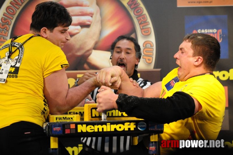 Nemiroff 2009 - Day 2 - Right hand # Armwrestling # Armpower.net