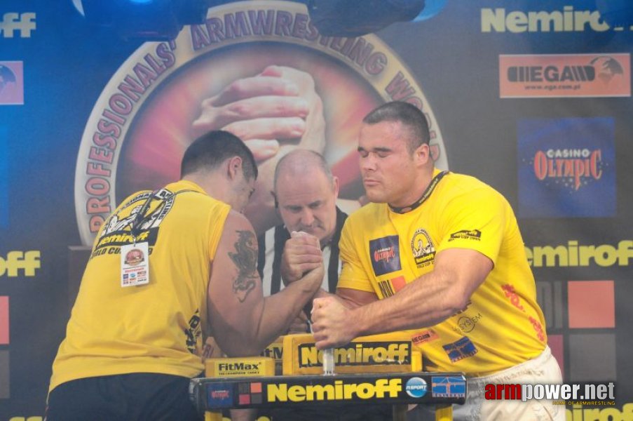 Nemiroff 2009 - Day 2 - Right hand # Siłowanie na ręce # Armwrestling # Armpower.net