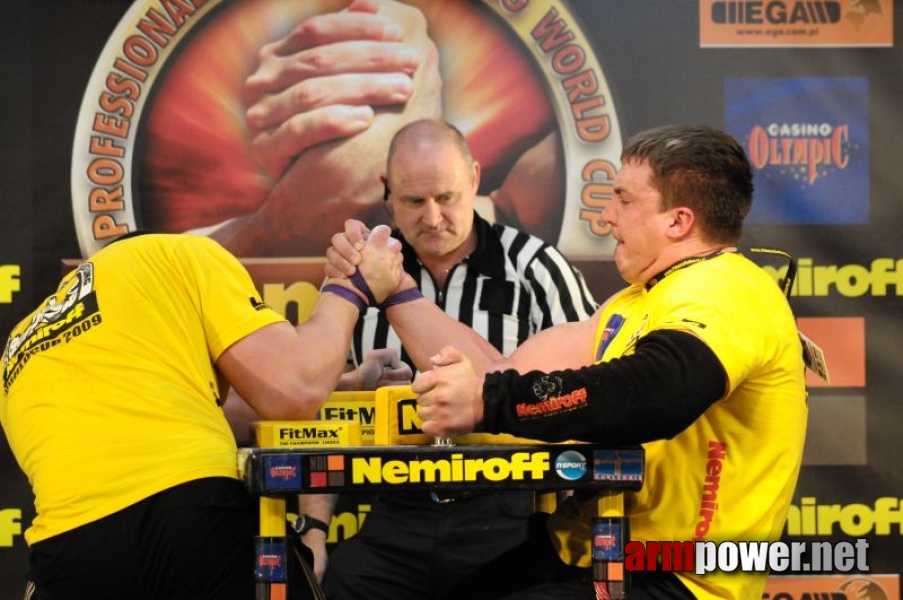 Nemiroff 2009 - Day 2 - Right hand # Armwrestling # Armpower.net