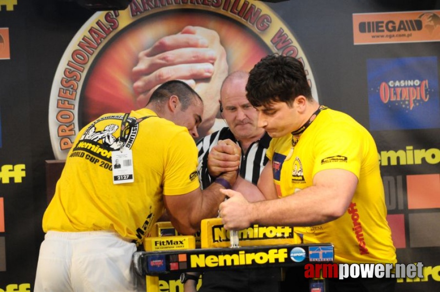 Nemiroff 2009 - Day 2 - Right hand # Siłowanie na ręce # Armwrestling # Armpower.net