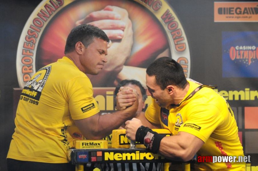 Nemiroff 2009 - Day 2 - Right hand # Armwrestling # Armpower.net