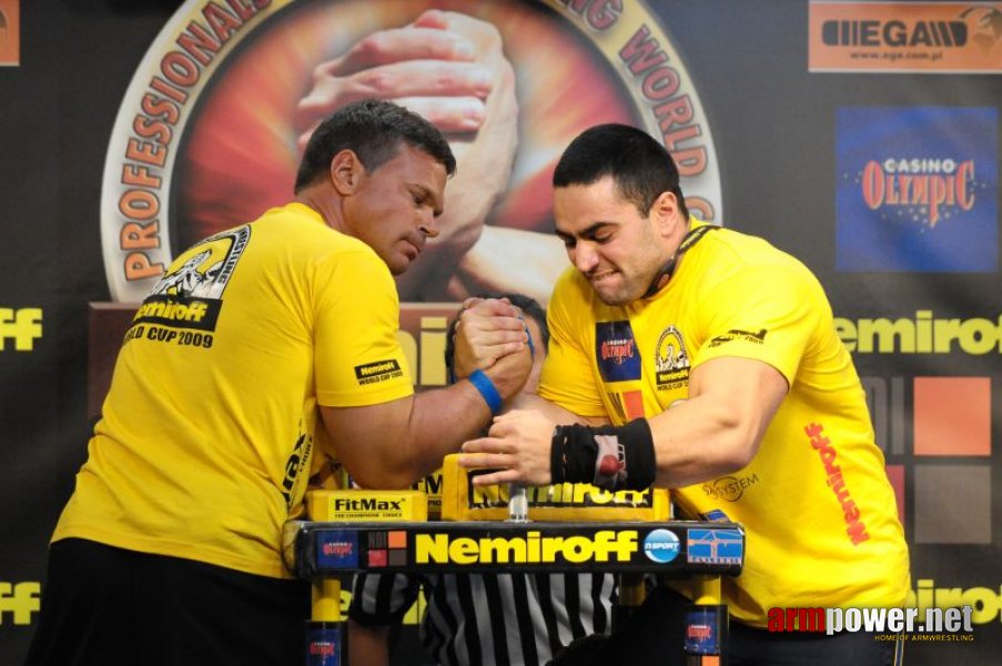 Nemiroff 2009 - Day 2 - Right hand # Siłowanie na ręce # Armwrestling # Armpower.net