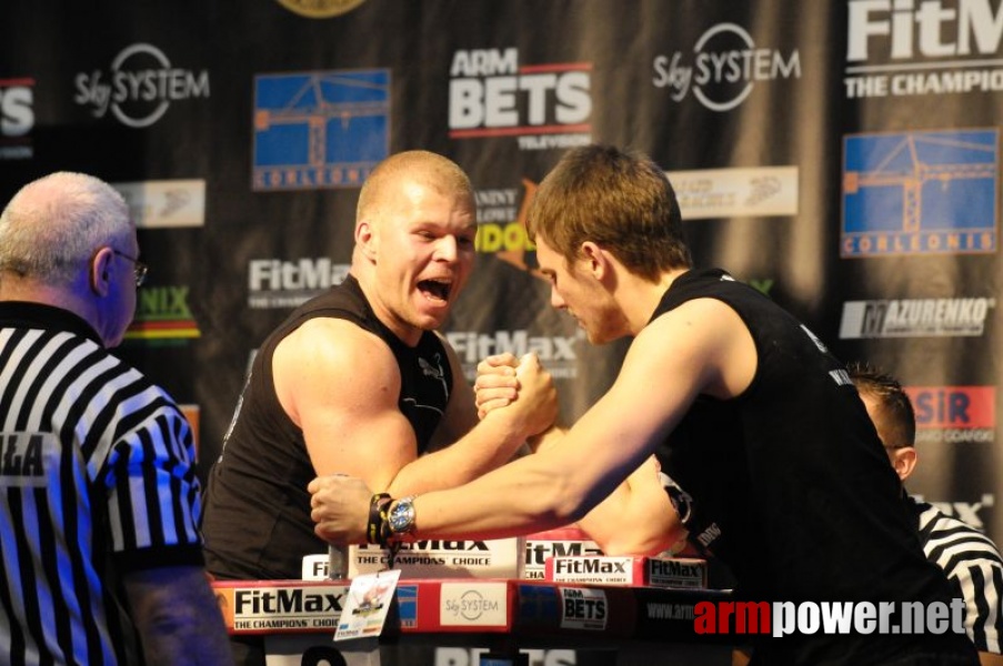 Puchar Polski 2009 - Prawa Reka # Siłowanie na ręce # Armwrestling # Armpower.net