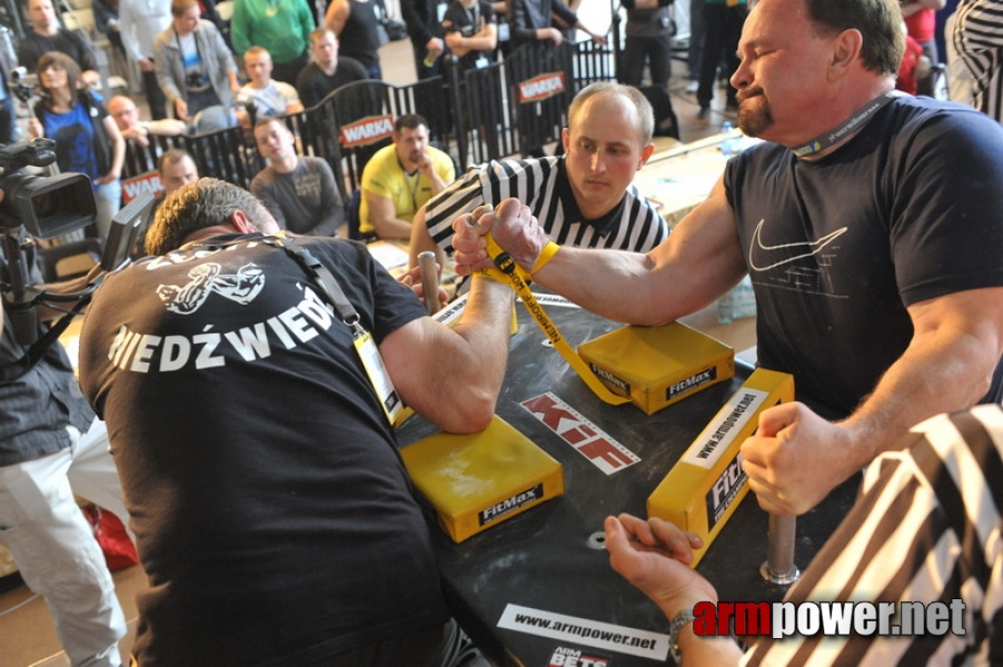 Mistrzostwa Polski 2011 - prawa reka # Siłowanie na ręce # Armwrestling # Armpower.net