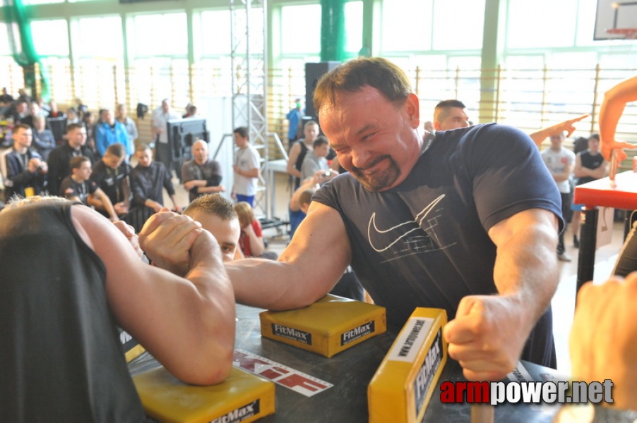 Mistrzostwa Polski 2011 - prawa reka # Siłowanie na ręce # Armwrestling # Armpower.net