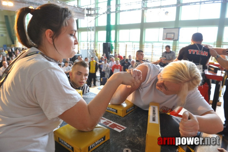 Mistrzostwa Polski 2011 - prawa reka # Siłowanie na ręce # Armwrestling # Armpower.net