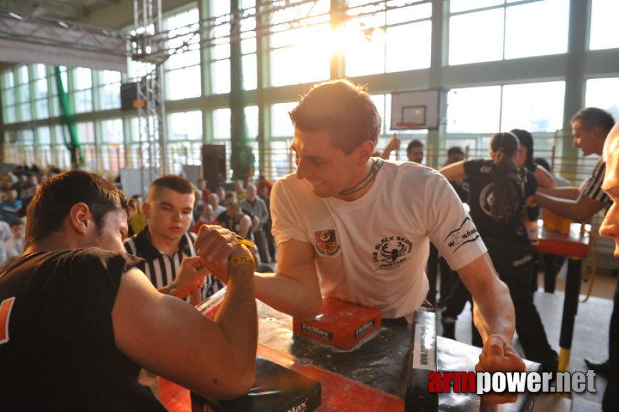 Mistrzostwa Polski 2011 - prawa reka # Siłowanie na ręce # Armwrestling # Armpower.net