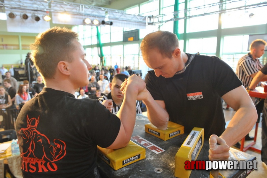 Mistrzostwa Polski 2011 - prawa reka # Siłowanie na ręce # Armwrestling # Armpower.net