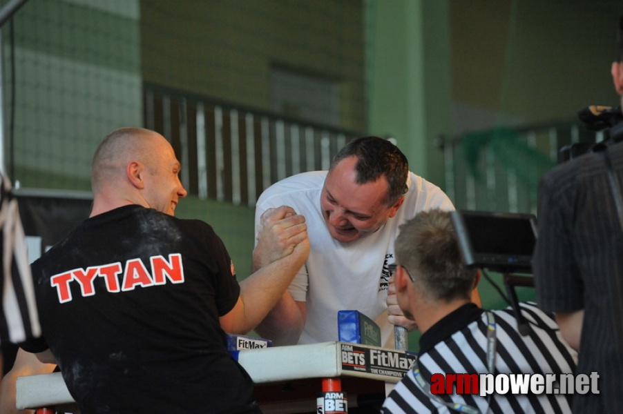 Mistrzostwa Polski 2011 - prawa reka # Siłowanie na ręce # Armwrestling # Armpower.net