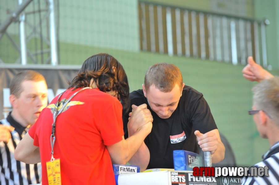 Mistrzostwa Polski 2011 - prawa reka # Siłowanie na ręce # Armwrestling # Armpower.net