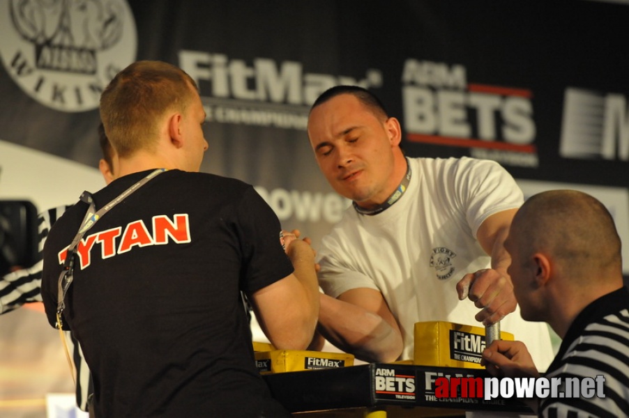 Mistrzostwa Polski 2011 - prawa reka # Siłowanie na ręce # Armwrestling # Armpower.net