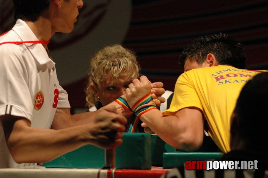 Europeans 2011 - Day 1 # Armwrestling # Armpower.net