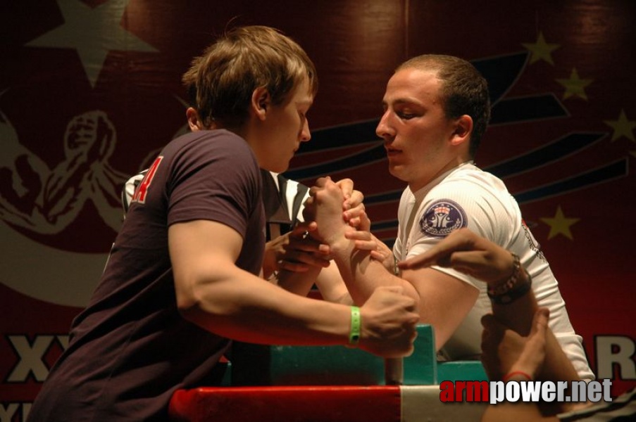 Europeans 2011 - Day 1 # Armwrestling # Armpower.net