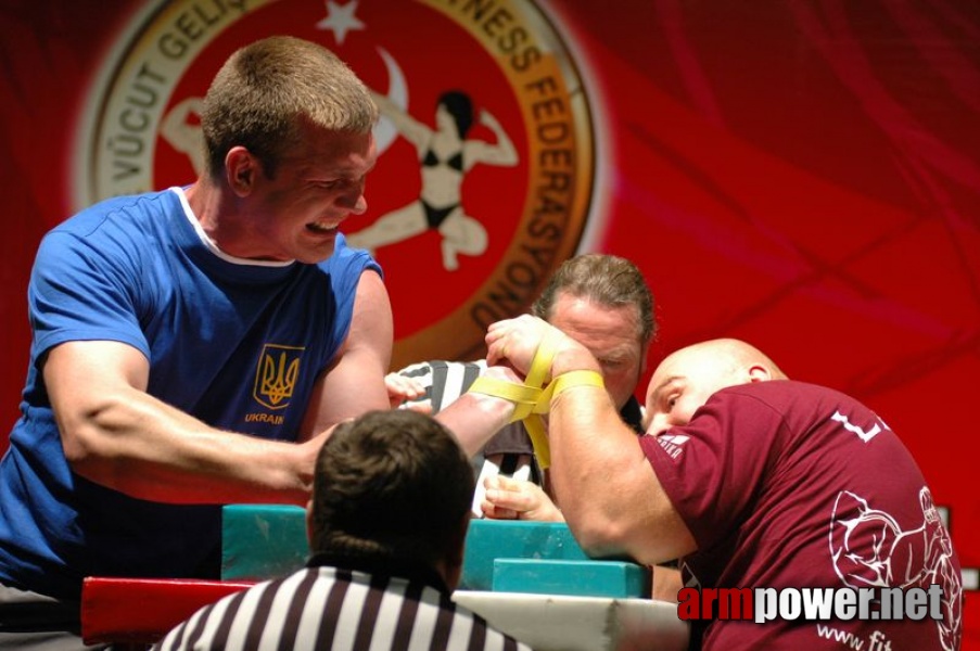 Europeans 2011 - Day 3 # Armwrestling # Armpower.net