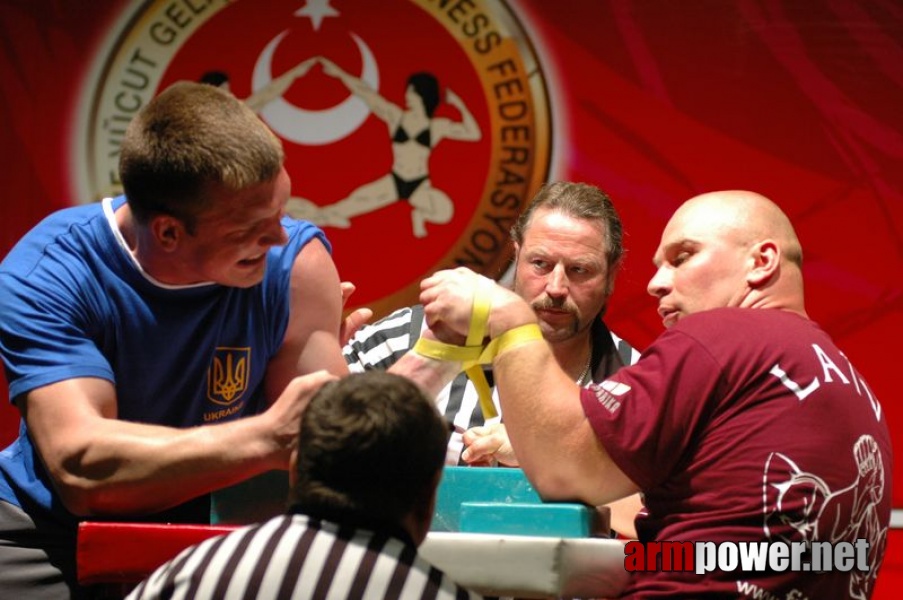 Europeans 2011 - Day 3 # Armwrestling # Armpower.net