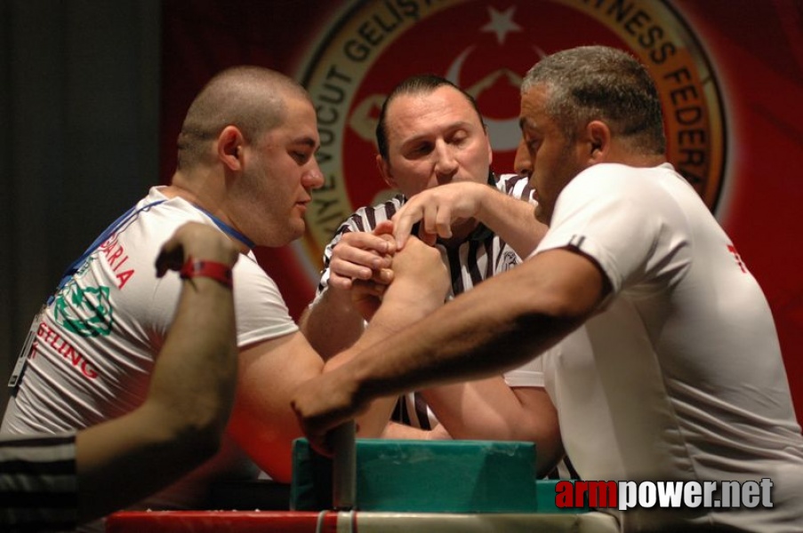 Europeans 2011 - Day 4 # Armwrestling # Armpower.net