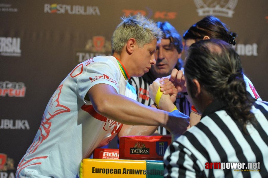 Euroarm 2013 - day 3 - left hand juniors 21, seniors # Armwrestling # Armpower.net