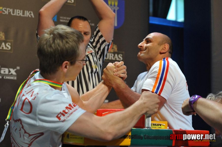 Euroarm 2013 - day 3 - left hand juniors 21, seniors # Armwrestling # Armpower.net