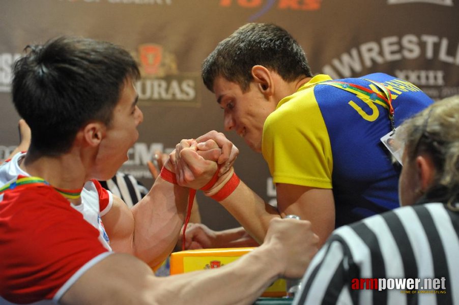 Euroarm 2013 - day 3 - left hand juniors 21, seniors # Armwrestling # Armpower.net