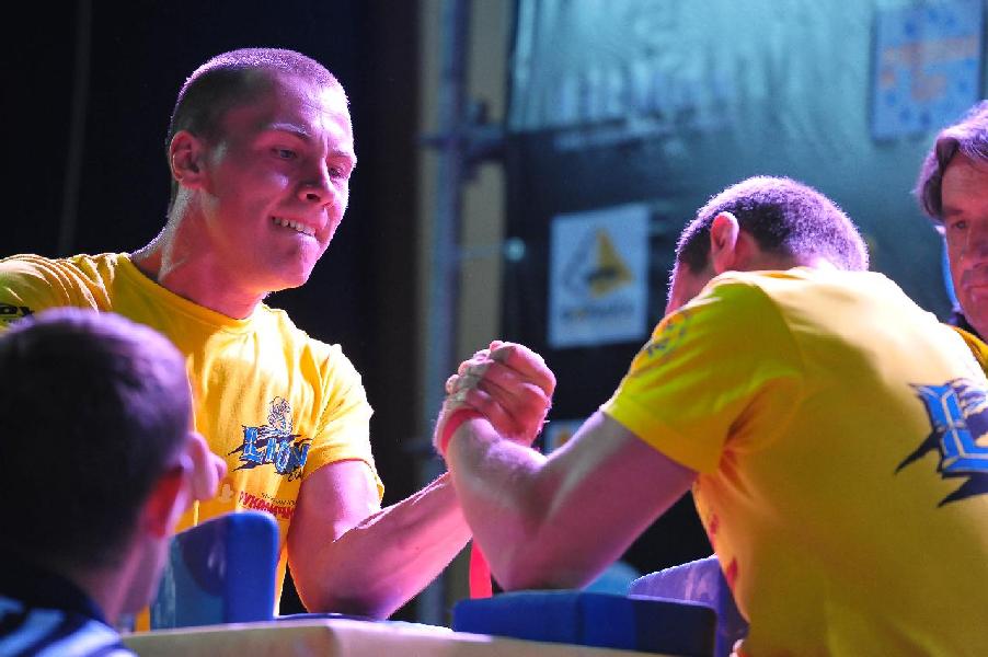 Lion Cup 2013 - Right Hand # Siłowanie na ręce # Armwrestling # Armpower.net