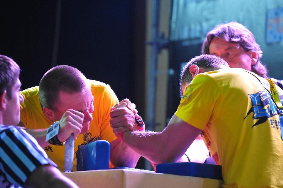 Lion Cup 2013 - Right Hand # Armwrestling # Armpower.net