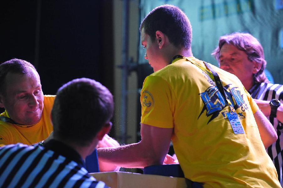 Lion Cup 2013 - Right Hand # Armwrestling # Armpower.net