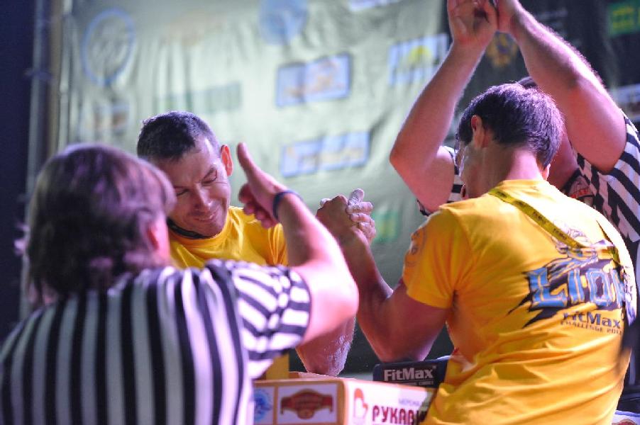 Lion Cup 2013 - Right Hand # Armwrestling # Armpower.net