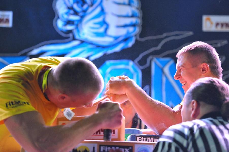 Lion Cup 2013 - Right Hand # Armwrestling # Armpower.net