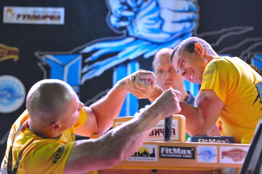 Lion Cup 2013 - Right Hand # Armwrestling # Armpower.net