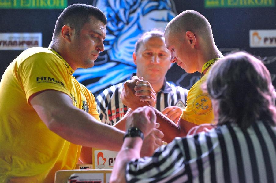 Lion Cup 2013 - Right Hand # Armwrestling # Armpower.net