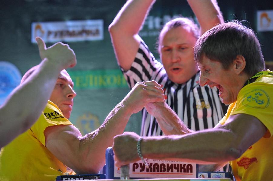 Lion Cup 2013 - Right Hand # Armwrestling # Armpower.net