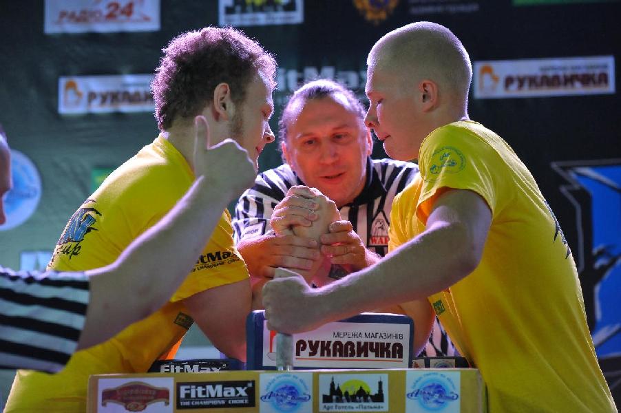 Lion Cup 2013 - Right Hand # Armwrestling # Armpower.net