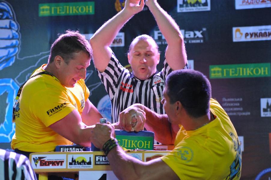 Lion Cup 2013 - Right Hand # Armwrestling # Armpower.net