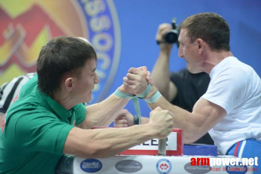 Russian National Championships 2014 - left hand # Armwrestling # Armpower.net