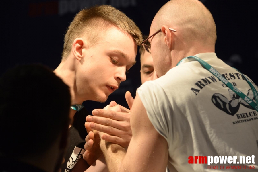 XV MISTRZOSTWA POLSKI - LEWA RĘKA # Siłowanie na ręce # Armwrestling # Armpower.net