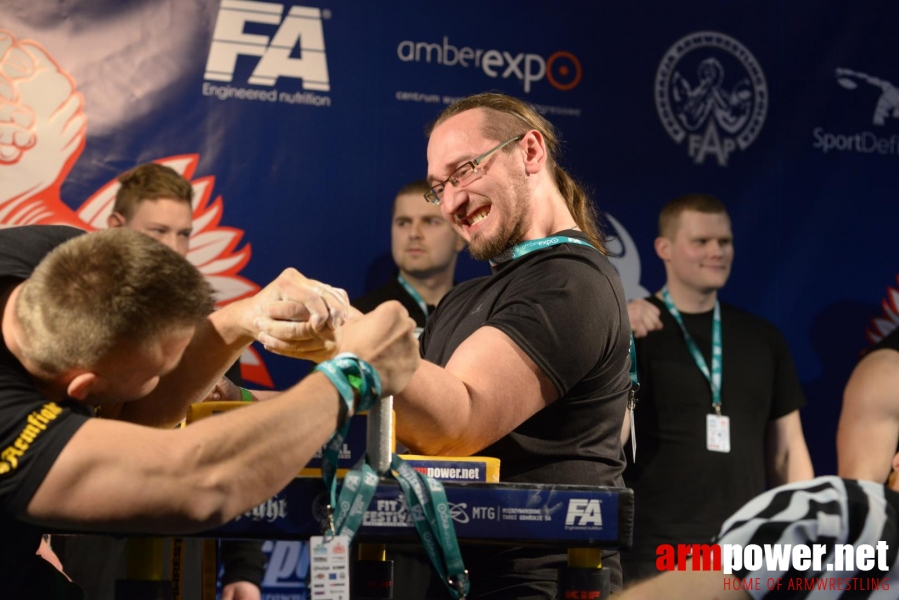 XV MISTRZOSTWA POLSKI - LEWA RĘKA # Siłowanie na ręce # Armwrestling # Armpower.net