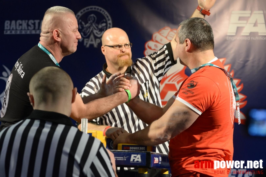 XV MISTRZOSTWA POLSKI - LEWA RĘKA # Siłowanie na ręce # Armwrestling # Armpower.net