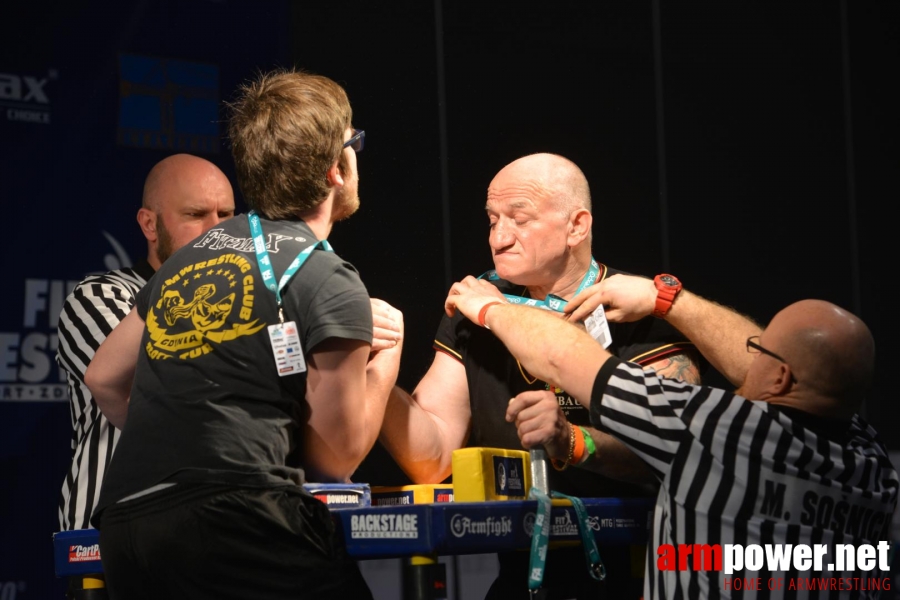 XV MISTRZOSTWA POLSKI - PRAWA RĘKA # Siłowanie na ręce # Armwrestling # Armpower.net