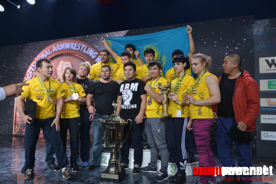 Zloty Tur 2015 - Right Hand # Siłowanie na ręce # Armwrestling # Armpower.net