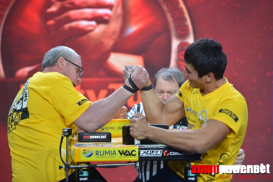 Zloty Tur 2015 - Right Hand # Siłowanie na ręce # Armwrestling # Armpower.net