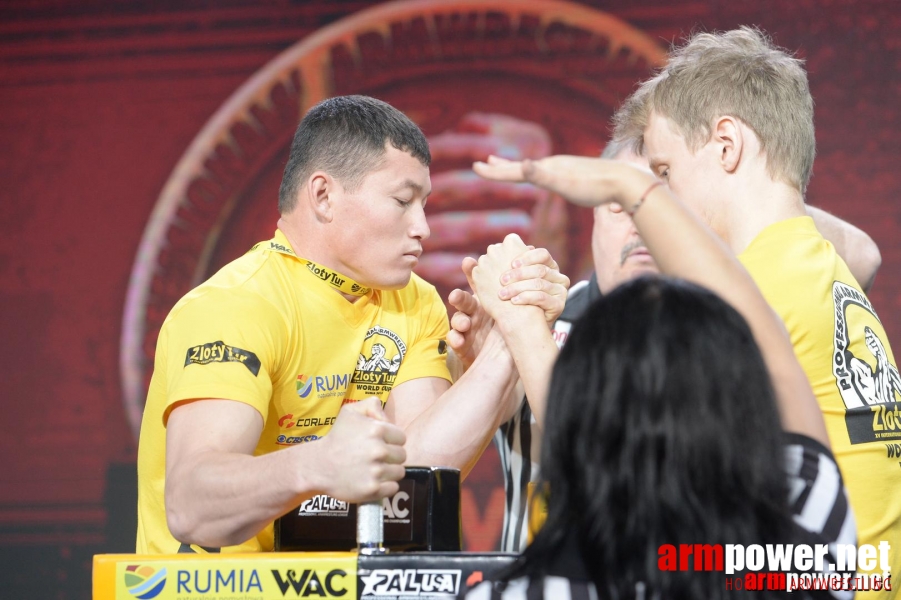 Zloty Tur 2015 by Mark Kazus - Left Hand # Armwrestling # Armpower.net