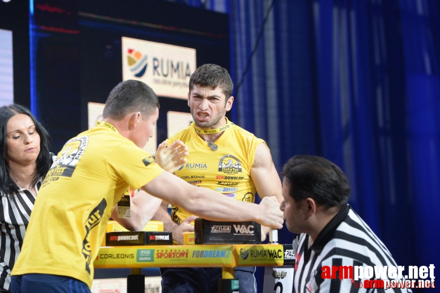 Zloty Tur 2015 by Mark Kazus - Left Hand # Armwrestling # Armpower.net