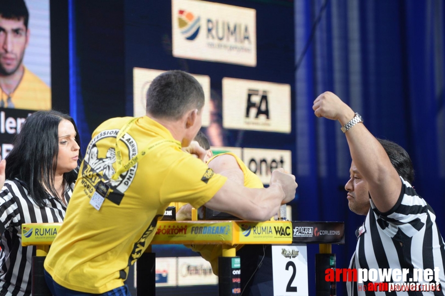 Zloty Tur 2015 by Mark Kazus - Left Hand # Armwrestling # Armpower.net