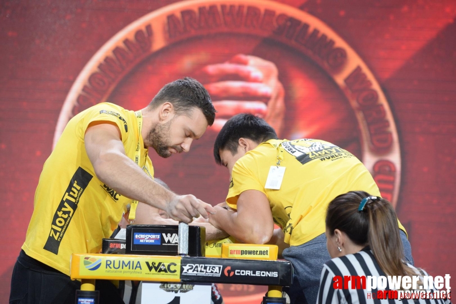 Zloty Tur 2015 by Mark Kazus - Left Hand # Siłowanie na ręce # Armwrestling # Armpower.net