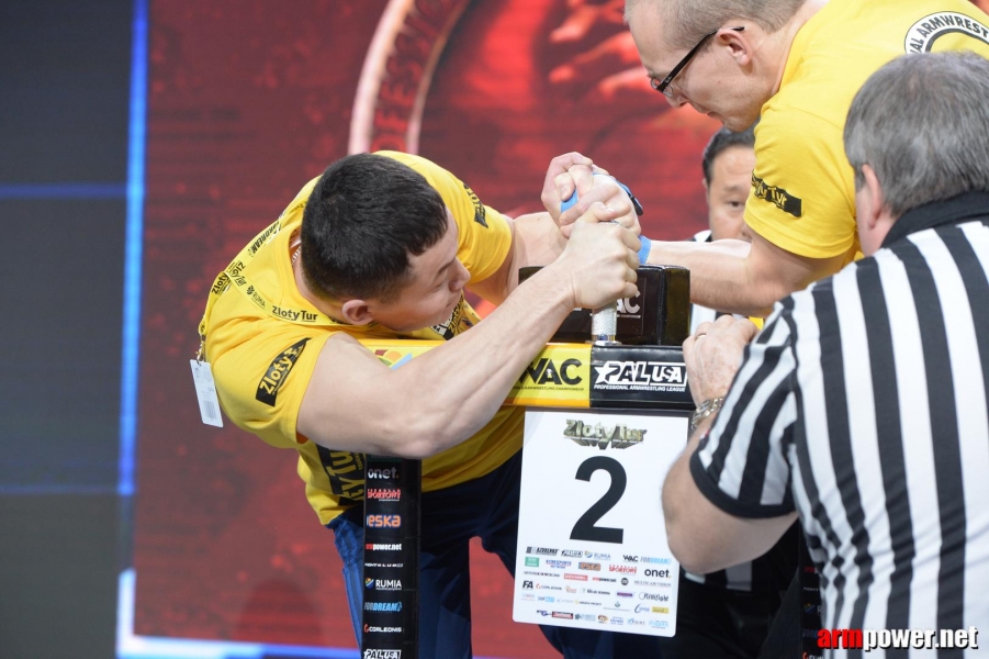 Zloty Tur 2015 by Mark Kazus - Left Hand # Armwrestling # Armpower.net