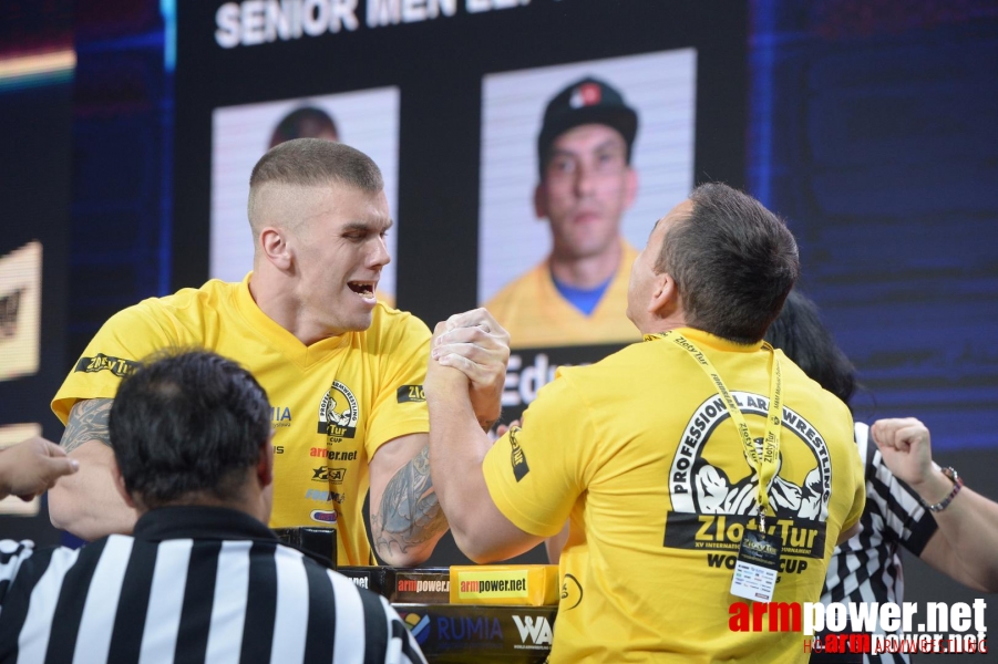 Zloty Tur 2015 by Mark Kazus - Left Hand # Armwrestling # Armpower.net