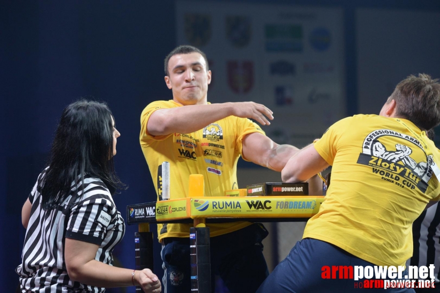 Zloty Tur 2015 by Mark Kazus - Left Hand # Siłowanie na ręce # Armwrestling # Armpower.net