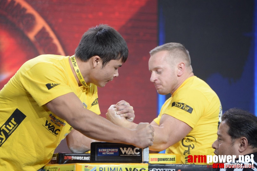 Zloty Tur 2015 by Mark Kazus - Left Hand # Siłowanie na ręce # Armwrestling # Armpower.net