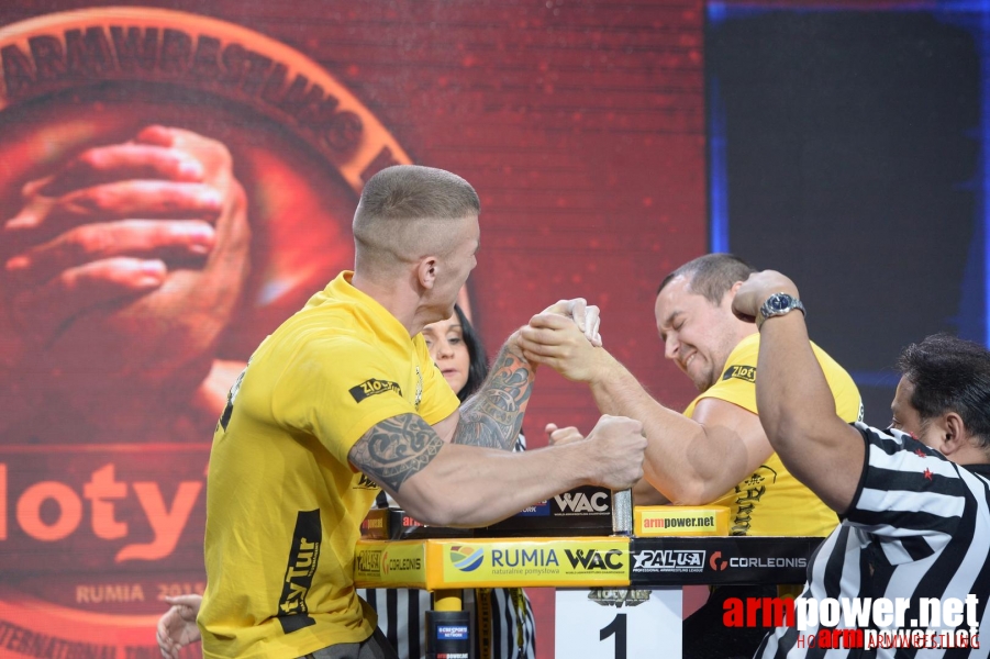 Zloty Tur 2015 by Mark Kazus - Left Hand # Siłowanie na ręce # Armwrestling # Armpower.net