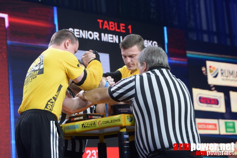 Zloty Tur 2015 by Mark Kazus - Left Hand # Armwrestling # Armpower.net